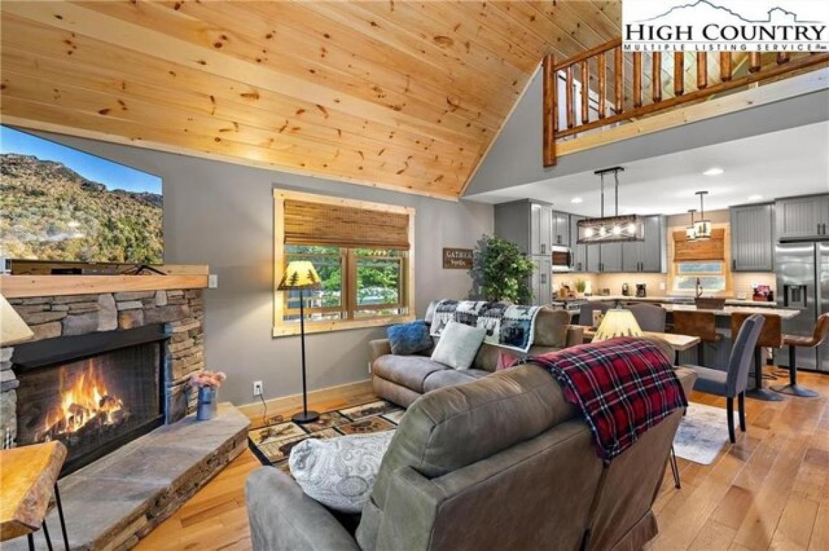 Picture of Home For Sale in Beech Mountain, North Carolina, United States