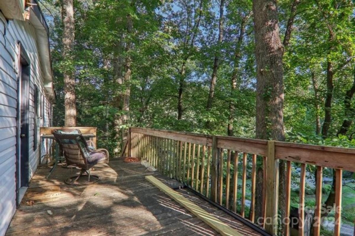 Picture of Home For Sale in Chimney Rock, North Carolina, United States