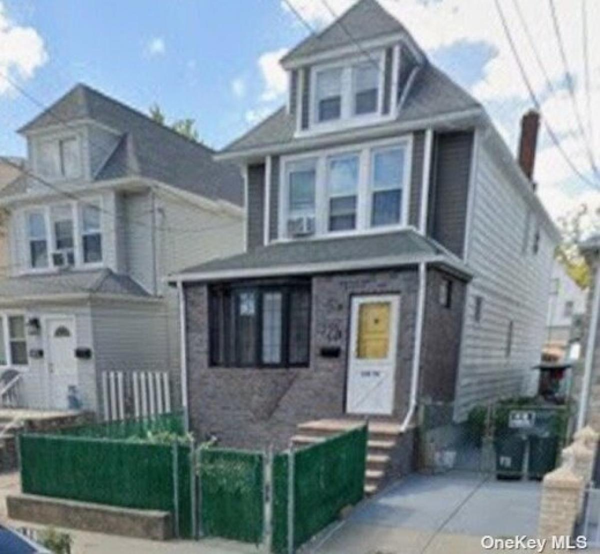 Picture of Home For Sale in South Ozone Park, New York, United States