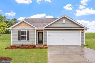 Home For Sale in Bowling Green, Virginia