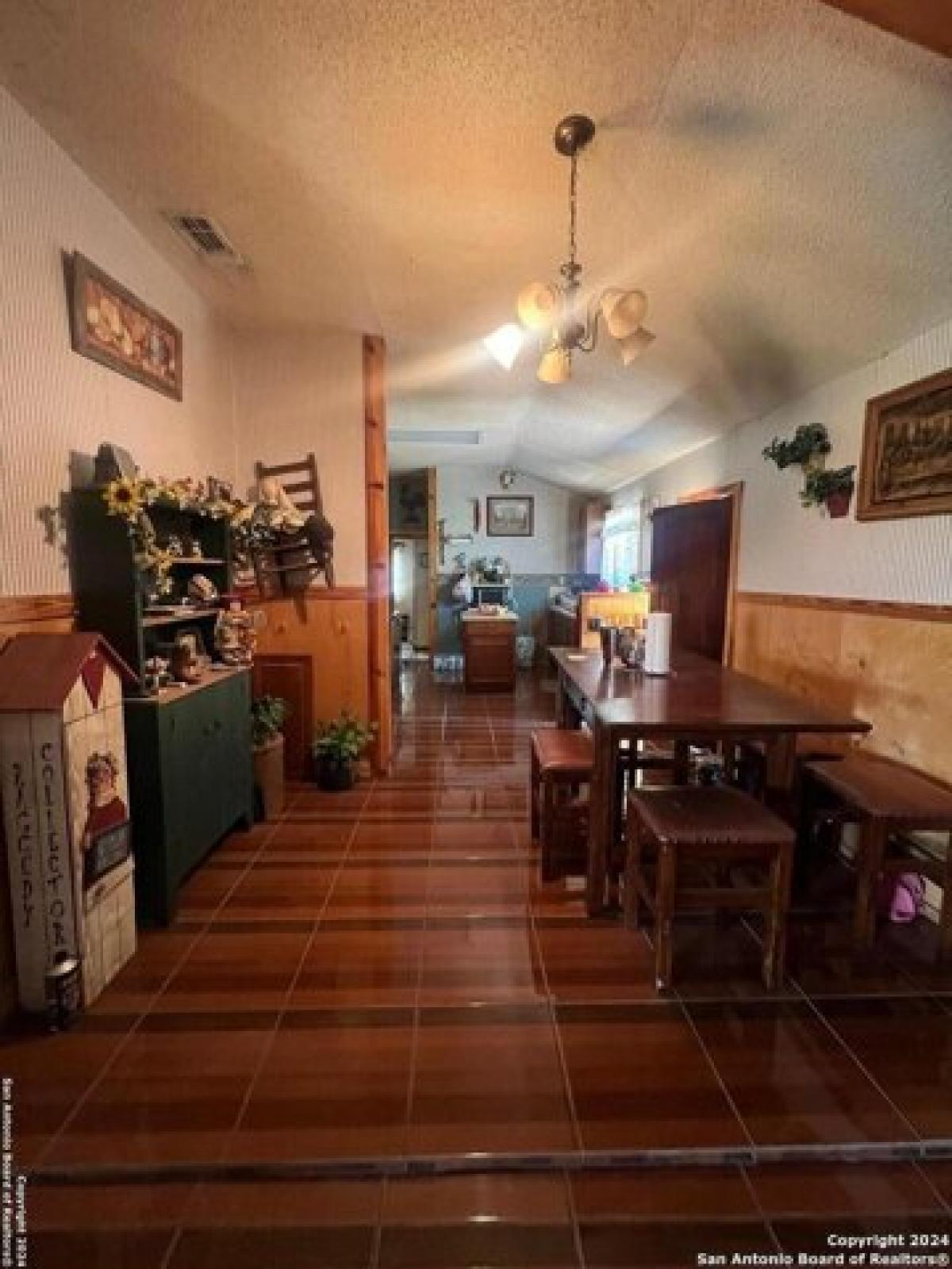 Picture of Home For Sale in Carrizo Springs, Texas, United States