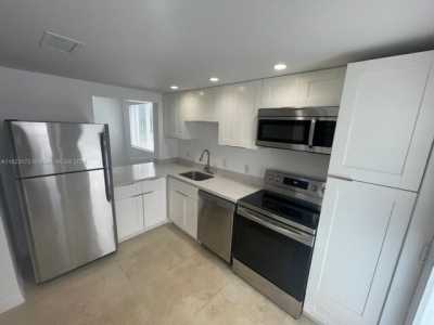 Apartment For Rent in Key Biscayne, Florida