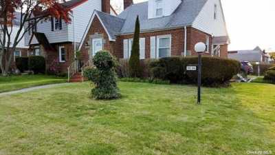 Home For Sale in Cambria Heights, New York