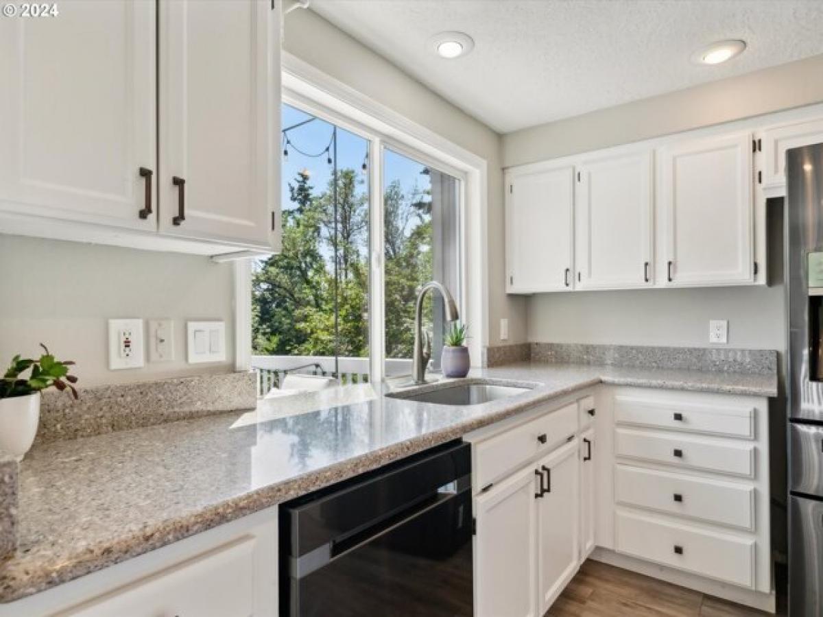 Picture of Home For Sale in Tigard, Oregon, United States