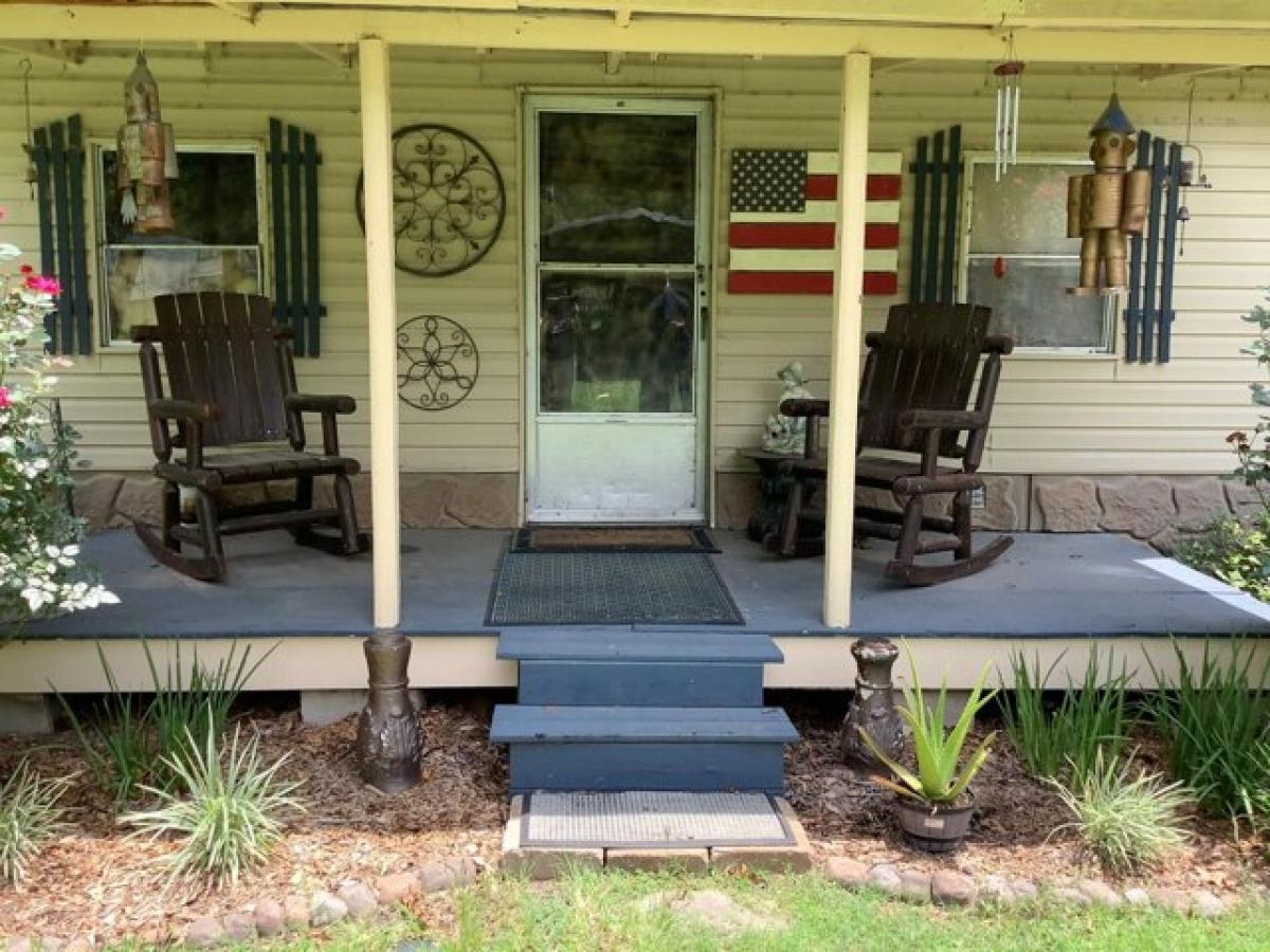 Picture of Home For Sale in Glenmora, Louisiana, United States