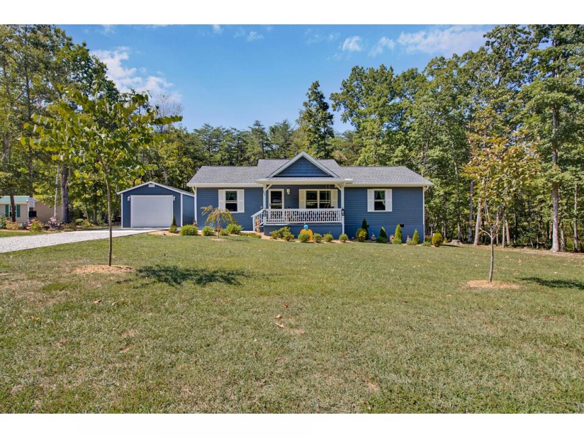 Picture of Home For Sale in Clarkrange, Tennessee, United States