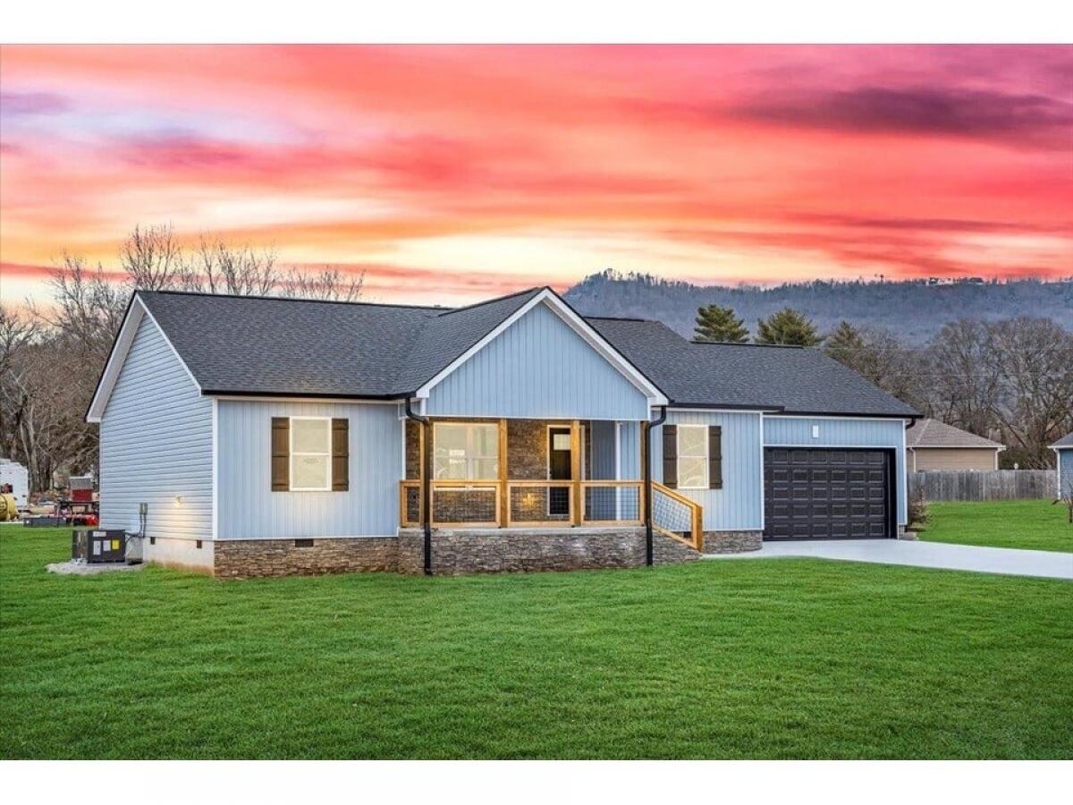 Picture of Home For Sale in Jasper, Tennessee, United States