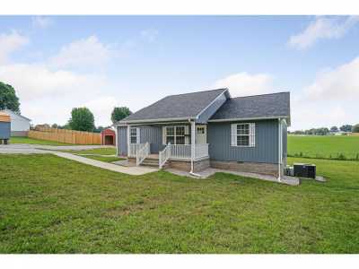 Home For Sale in Doyle, Tennessee