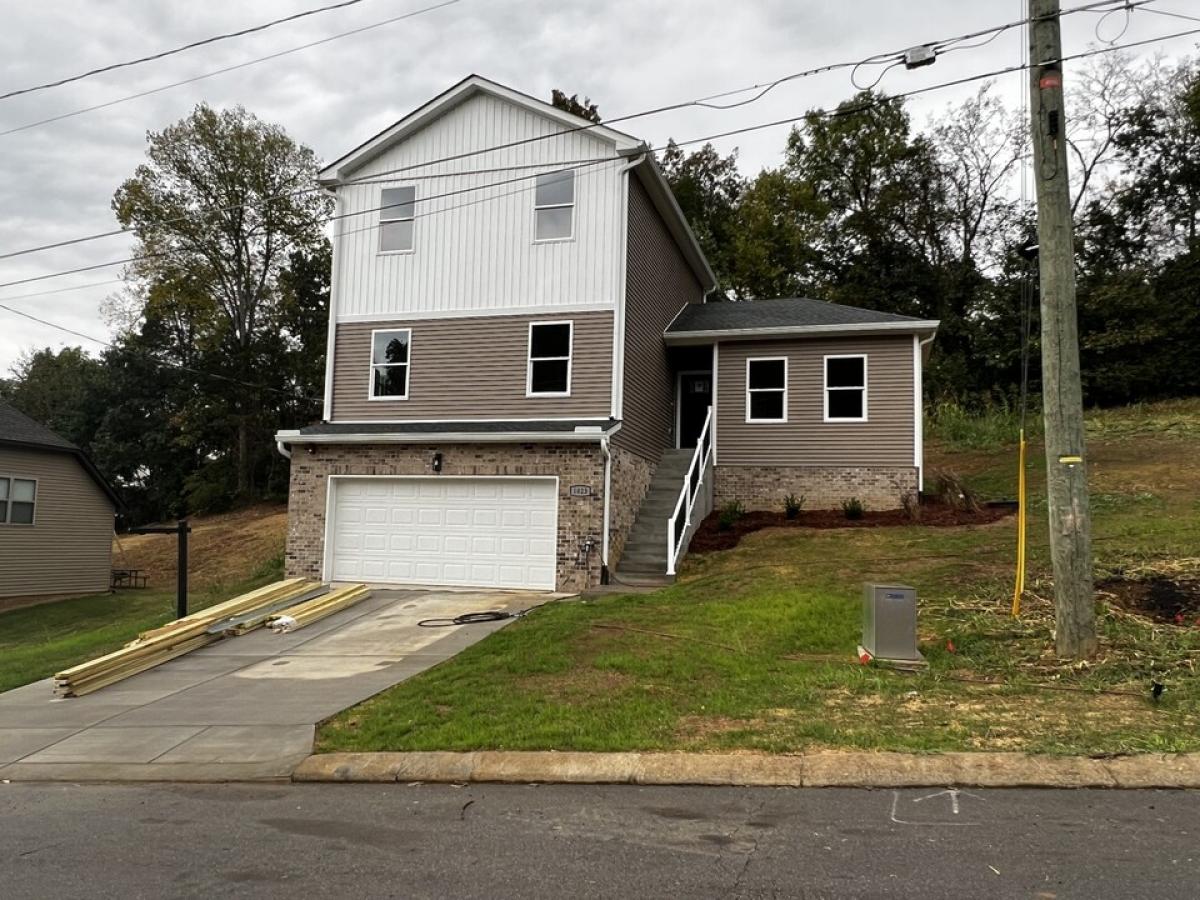 Picture of Home For Sale in Goodlettsville, Tennessee, United States