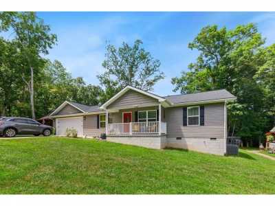 Home For Sale in Crossville, Tennessee