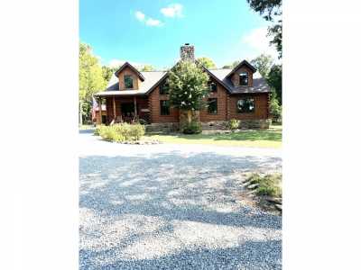 Home For Sale in Readyville, Tennessee