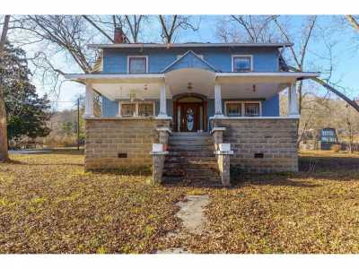 Home For Sale in South Pittsburg, Tennessee