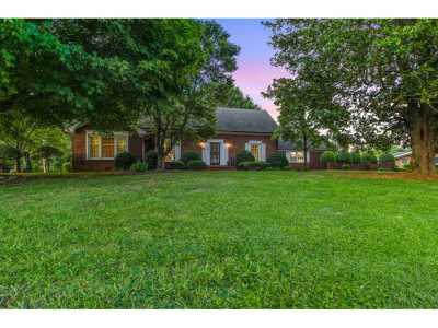 Home For Sale in Mc Minnville, Tennessee