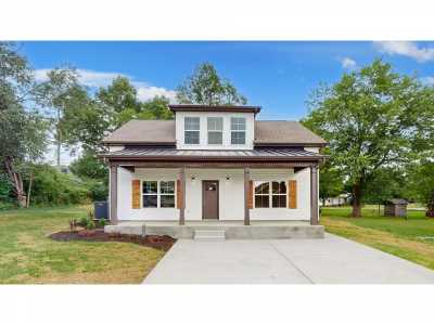 Home For Sale in Smithville, Tennessee