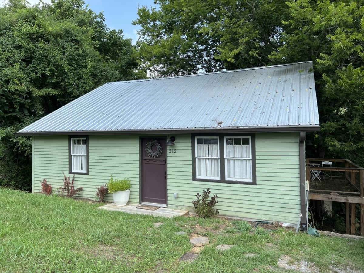 Picture of Home For Sale in Gainesboro, Tennessee, United States