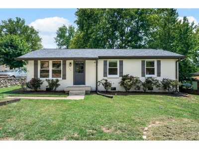 Home For Sale in Franklin, Tennessee