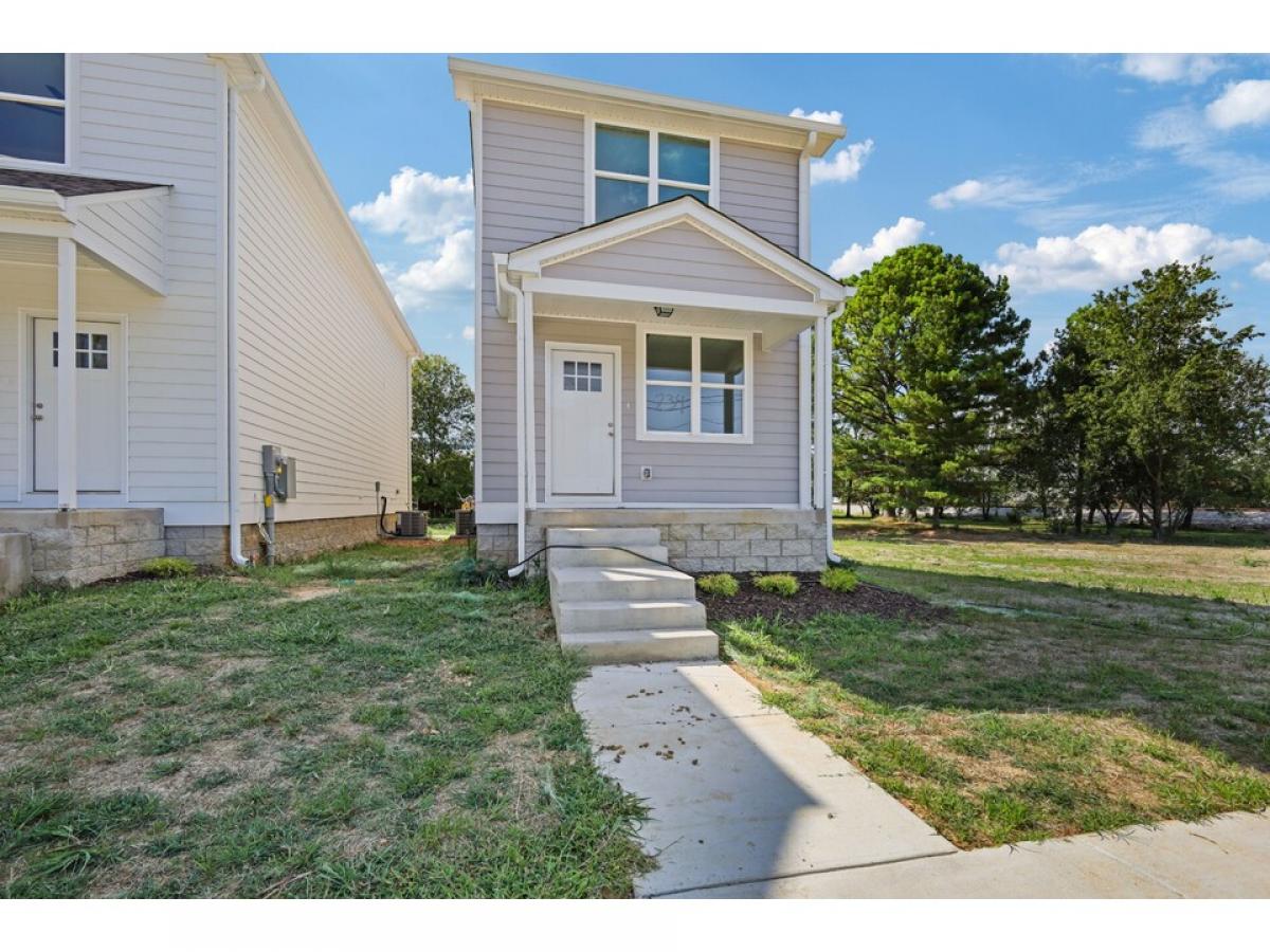 Picture of Home For Sale in Lebanon, Tennessee, United States