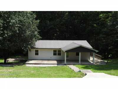 Home For Sale in Jamestown, Tennessee