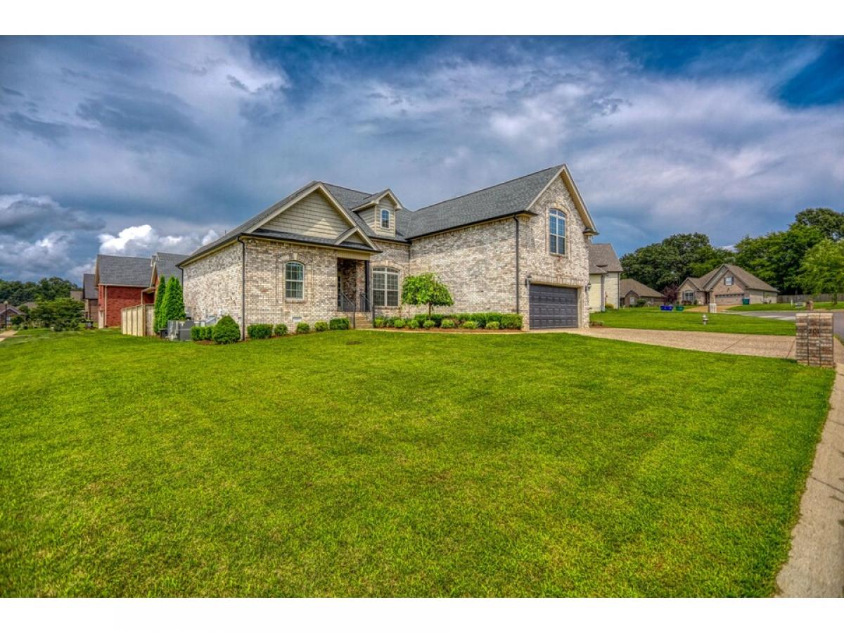 Picture of Home For Sale in White House, Tennessee, United States