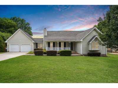 Home For Sale in Fort Oglethorpe, Georgia