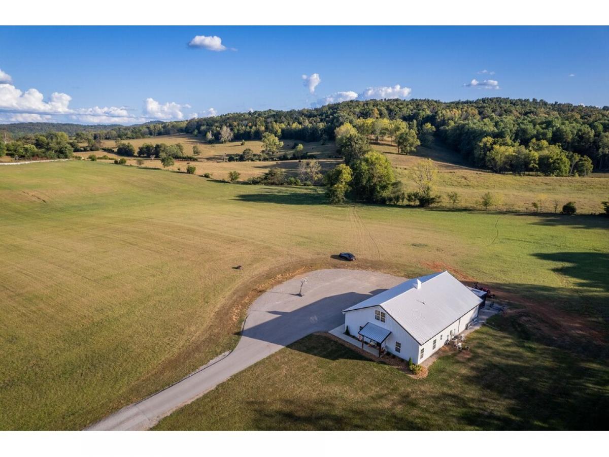 Picture of Home For Sale in Rickman, Tennessee, United States