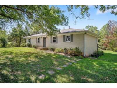 Home For Sale in Smithville, Tennessee