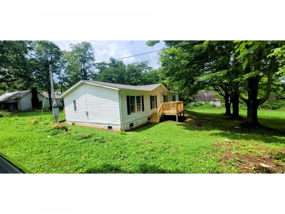 Picture of Home For Sale in Spencer, Tennessee, United States