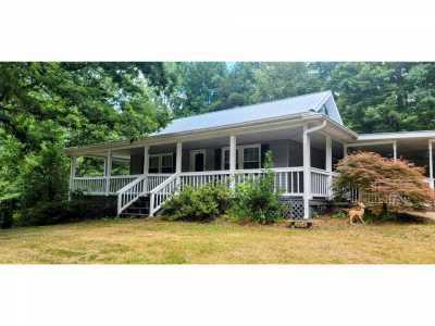 Home For Sale in Spencer, Tennessee