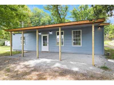 Home For Sale in Greenbrier, Tennessee