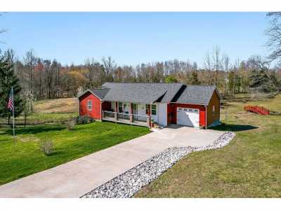 Home For Sale in Quebeck, Tennessee