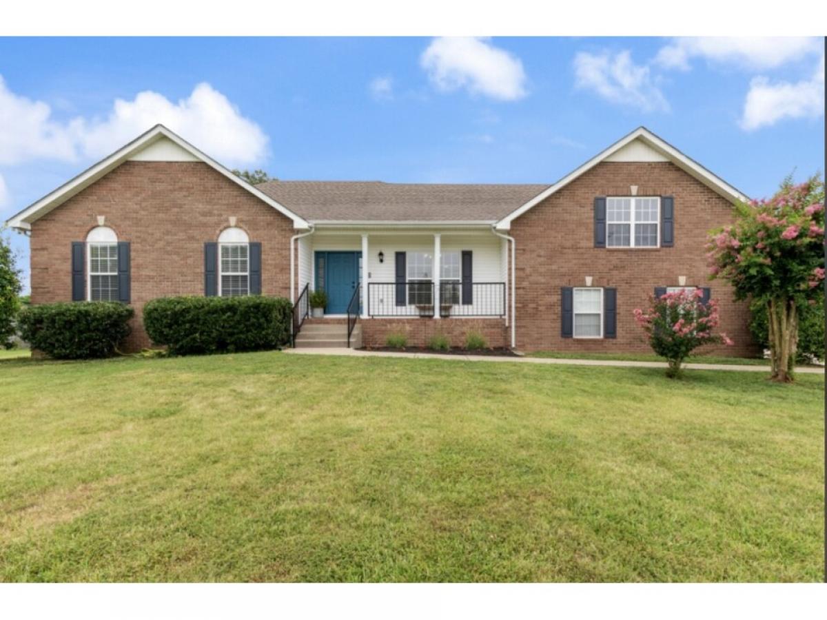 Picture of Home For Sale in Lebanon, Tennessee, United States