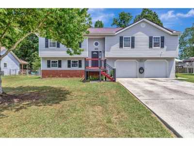 Home For Sale in Rossville, Georgia