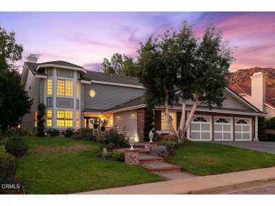 Home For Sale in Oak Park, California