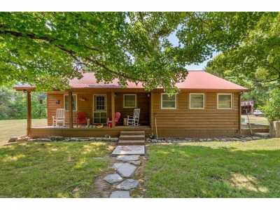 Home For Sale in Gainesboro, Tennessee