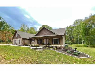 Home For Sale in Monterey, Tennessee