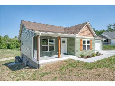 Home For Sale in Crossville, Tennessee