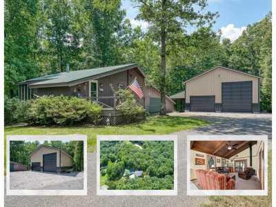 Home For Sale in Celina, Tennessee