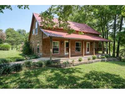 Home For Sale in Pall Mall, Tennessee