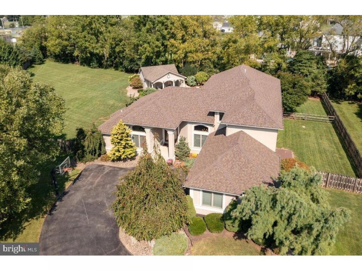 Picture of Home For Sale in Bethlehem, Pennsylvania, United States