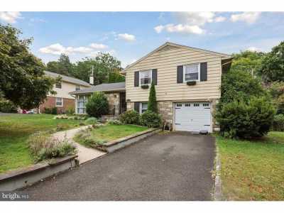 Home For Sale in Glenside, Pennsylvania