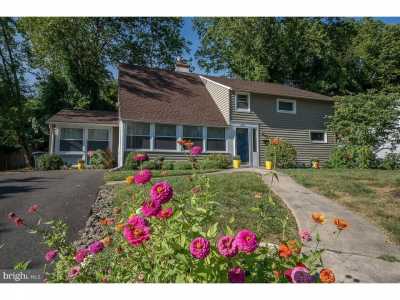 Home For Sale in Glenside, Pennsylvania