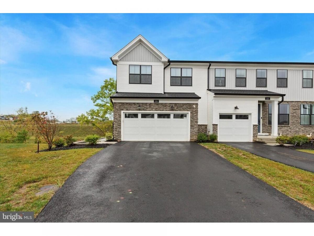 Picture of Home For Sale in King of Prussia, Pennsylvania, United States