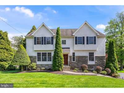 Home For Sale in Ardmore, Pennsylvania