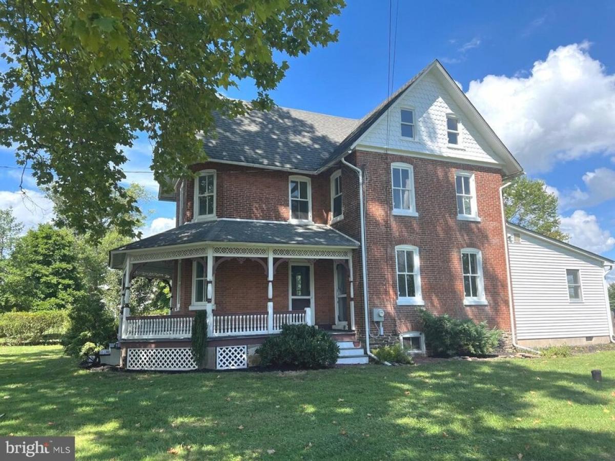 Picture of Home For Sale in Pipersville, Pennsylvania, United States