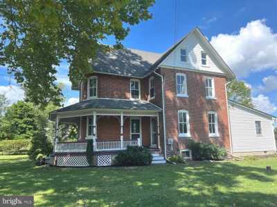 Home For Sale in Pipersville, Pennsylvania