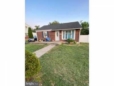 Home For Sale in Levittown, Pennsylvania