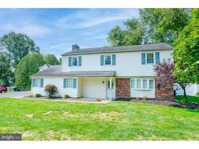 Home For Sale in Chalfont, Pennsylvania