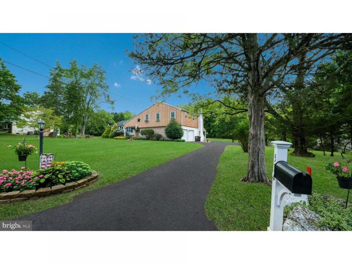 Picture of Home For Sale in Furlong, Pennsylvania, United States