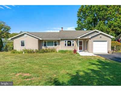 Home For Sale in Pennington, New Jersey