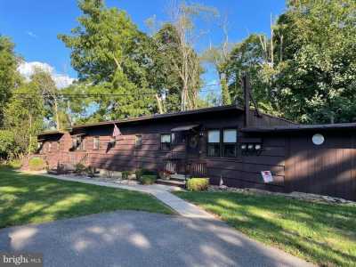 Home For Sale in Ringoes, New Jersey